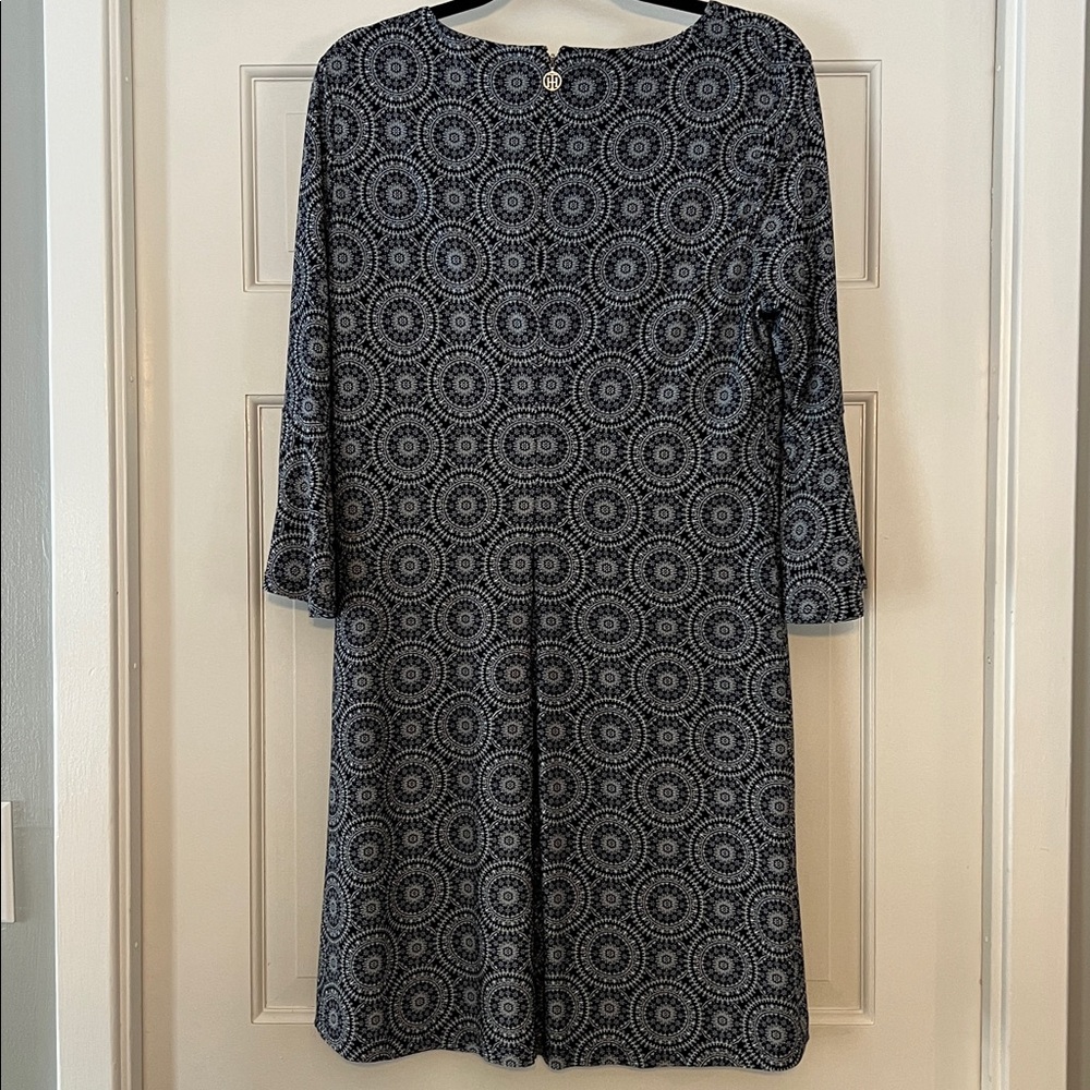 Tommy Hilfiger Navy/White Geometric Bell Sleeve Shift Dress, Back Zip, Size 12 - Picture 7 of 8